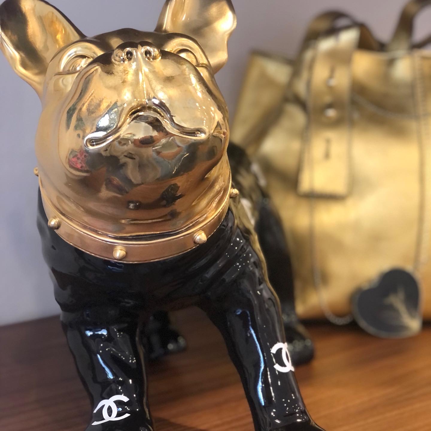 GOLD_bulldog_chanel+BAG (2)